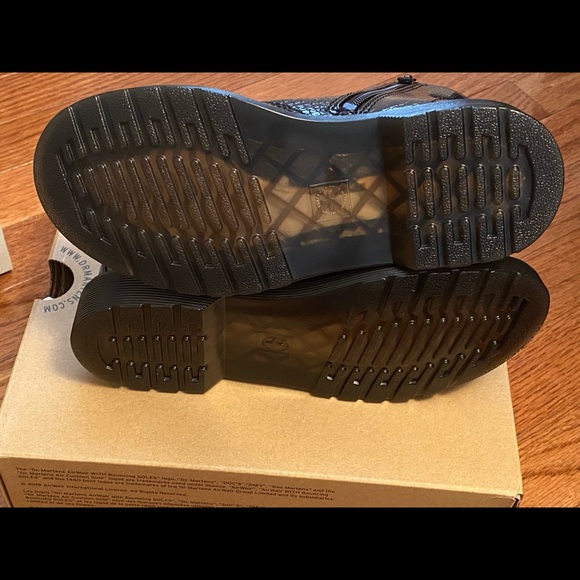 ❌SOLD❌DR. MARTENS JUNIOR 1460 REPTILE EMBOSS LACE UP BOOTS - Picture 7 of 7